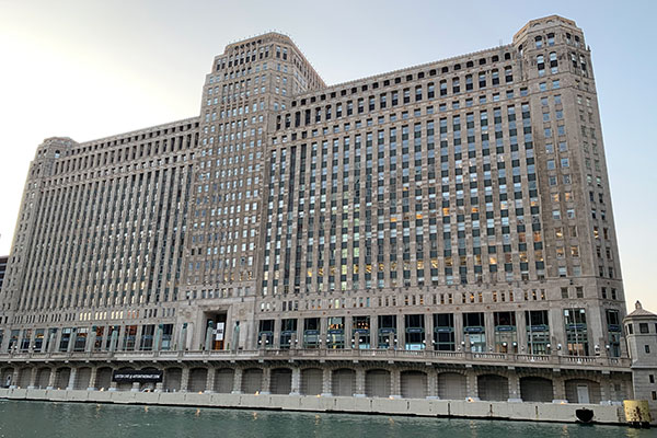 Merchandise Mart beyond the Chicago River
