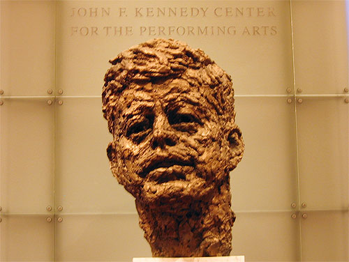 John F. Kenedy statue