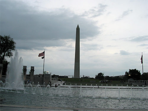 Washington Monument behind the World War 2 Memorial