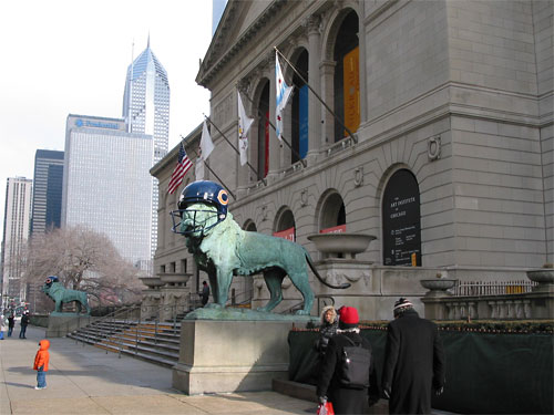 Bears decorations on lion statue