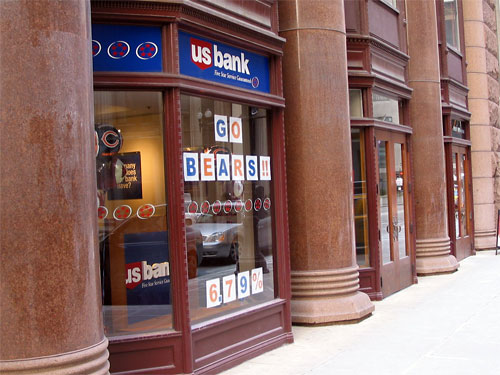 Bears decorations on LaSalle Street bank