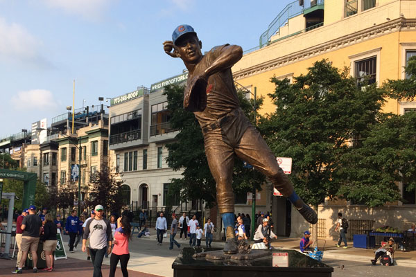 Ron Santo Statue atWrigley Field