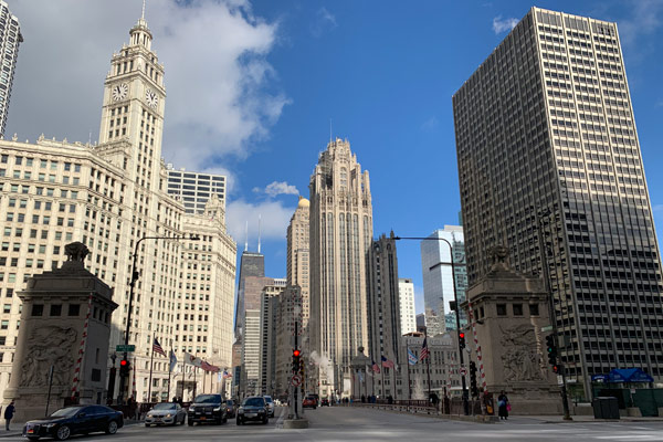 Michigan Avenue Bridge looking North