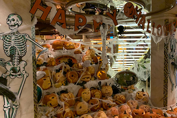Happy Halloween display