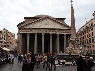 Crowd mills around the front of the  Pantheon