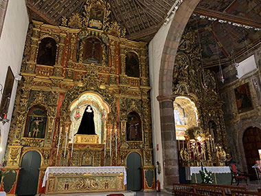 Side altar