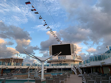 Pool deck- Enchanted Princess