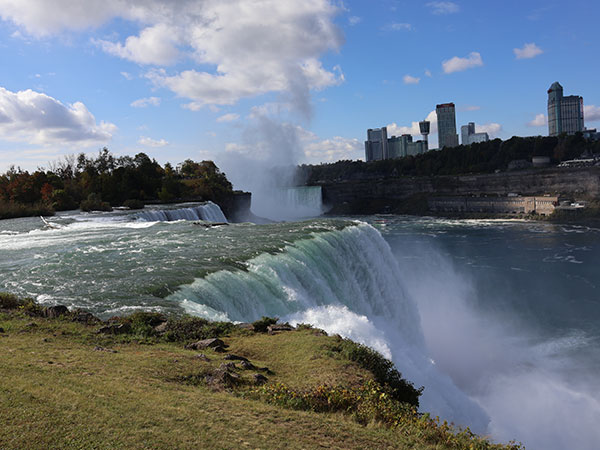  Niagara Falls from American side early in the day