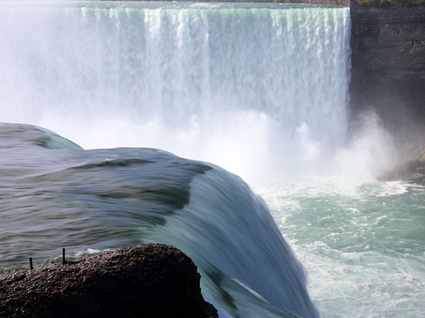 Mist rises in background of Niagara Falls