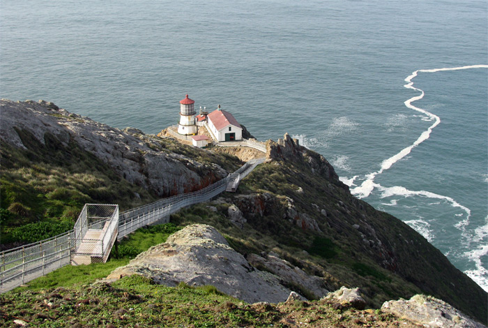 Point Reyes lighthouse down path